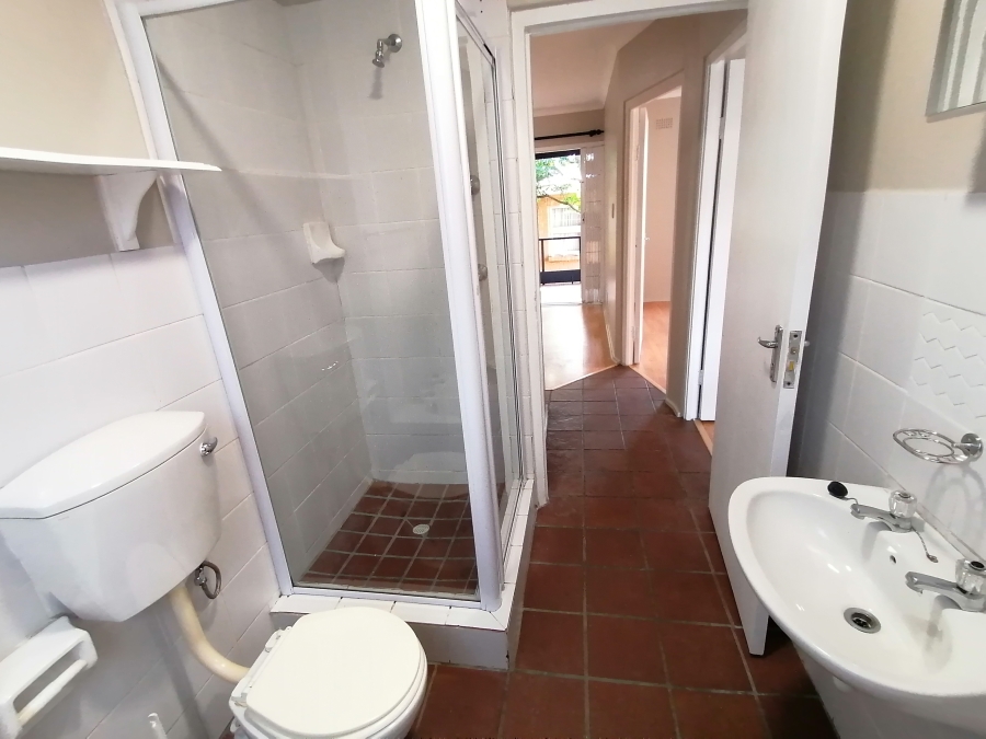 2 Bedroom Property for Sale in Oakglen Western Cape